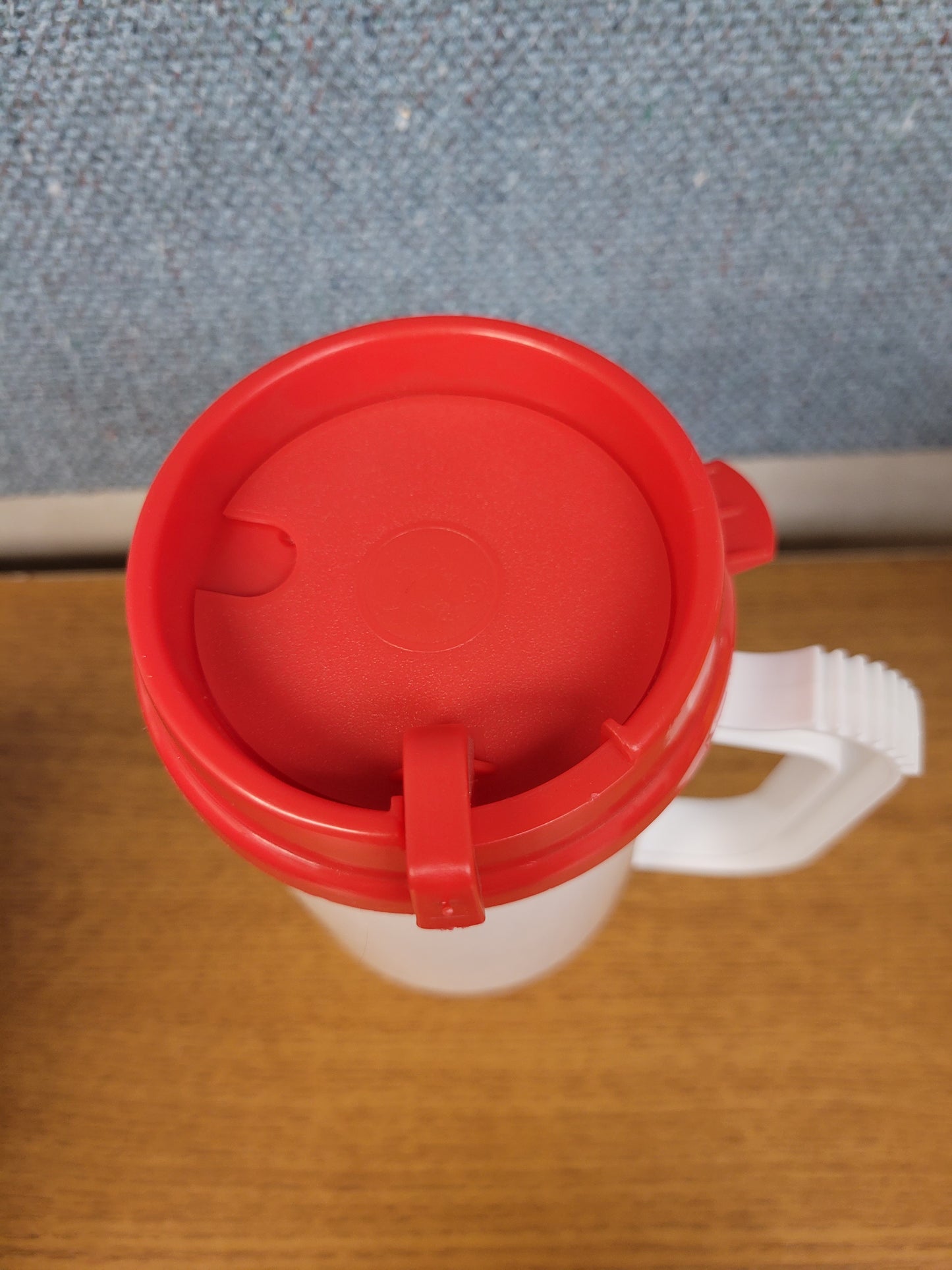 14oz Travel Mugs - White with Red Lid - Set of 25
