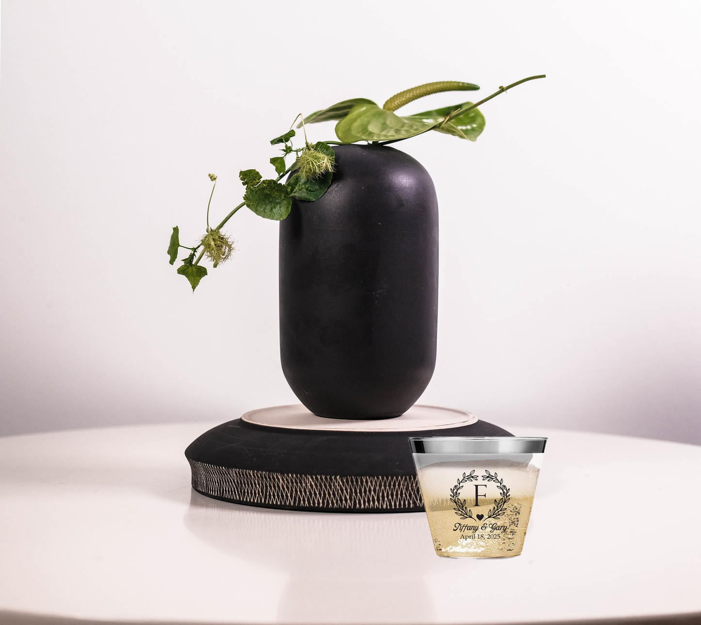 Vasos de plástico transparente con borde dorado o plateado de 9 oz con monograma elegante personalizado